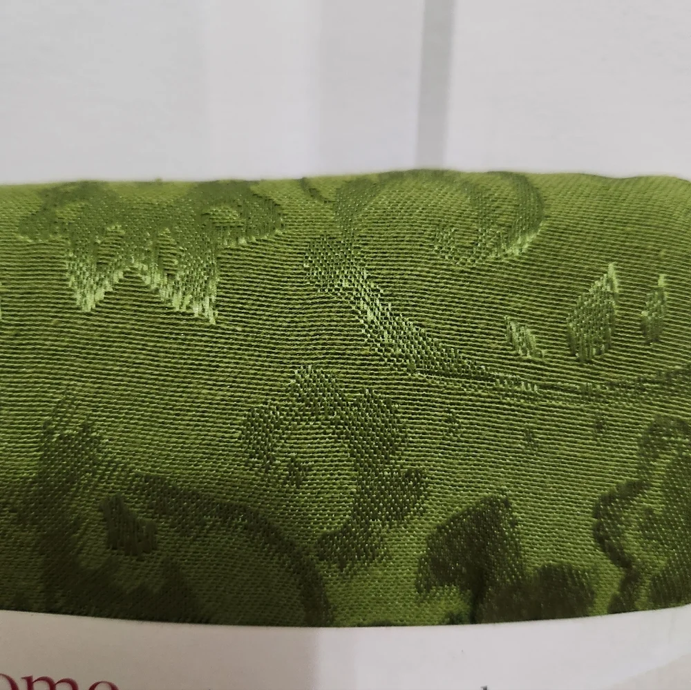 Better Homes and Gardens  Green Jacquard Weave  Tablecloth 60